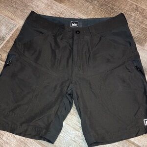 REI Grey/Black Men’s Lightweight Hybrid Hiking Shorts